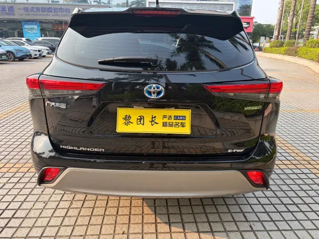 Toyota Highlander — Фото автомобиля 24