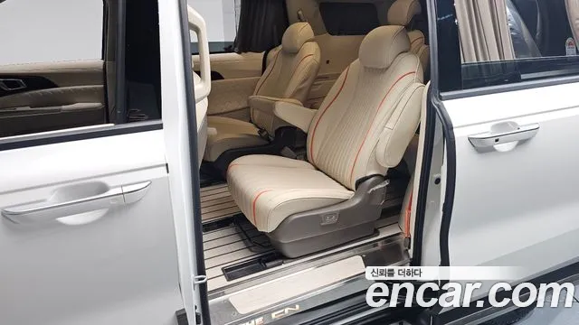 Kia Carnival Generation 4 — Фото автомобиля 16