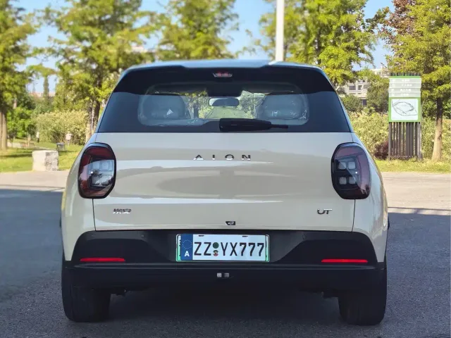 GAC Aion UT — Фото автомобиля 13