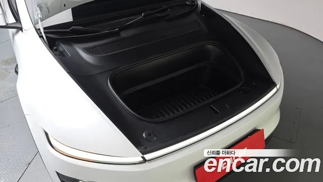 Tesla Model Y — Фото автомобиля 6