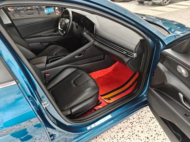 Hyundai Elantra — Фото автомобиля 9
