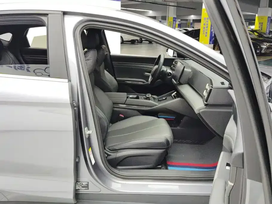 BYD Qin L 2024 DM-i 80KM Leading Edition — Фото автомобиля 8