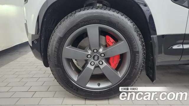 Land Rover Defender — Фото автомобиля 5