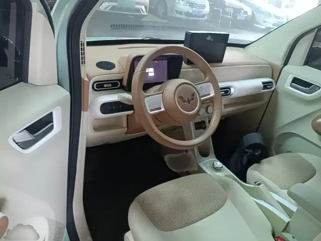 Wuling Hongguang Mini EV — Фото автомобиля 12
