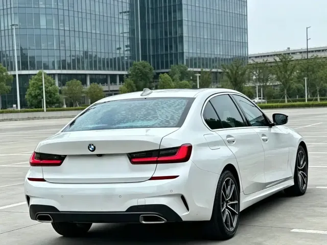 BMW BMW 3 Series 2022 320Li M Sport Package — Фото автомобиля 16