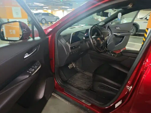 Cadillac XT4 — Фото автомобиля 13