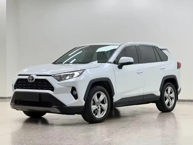 Фотография автомобиля — Toyota RAV4
