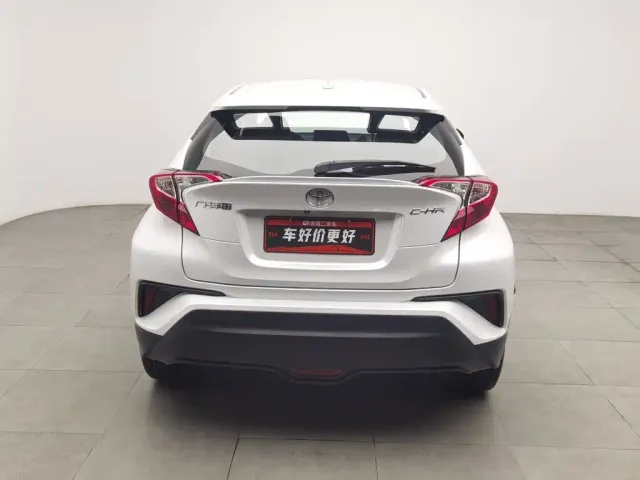 Toyota C-HR — Фото автомобиля 4