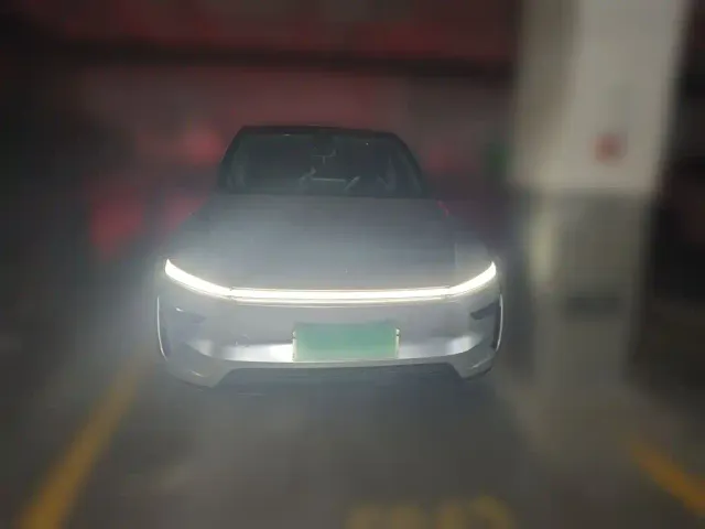 Tesla Model Y — Фото автомобиля 23