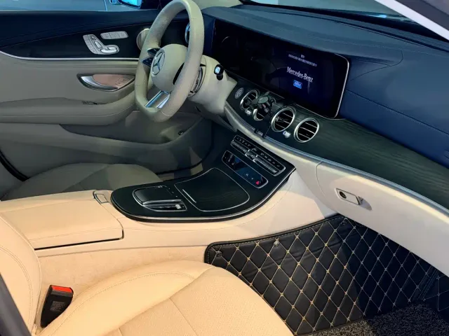 Mercedes-Benz E-Class — Фото автомобиля 4