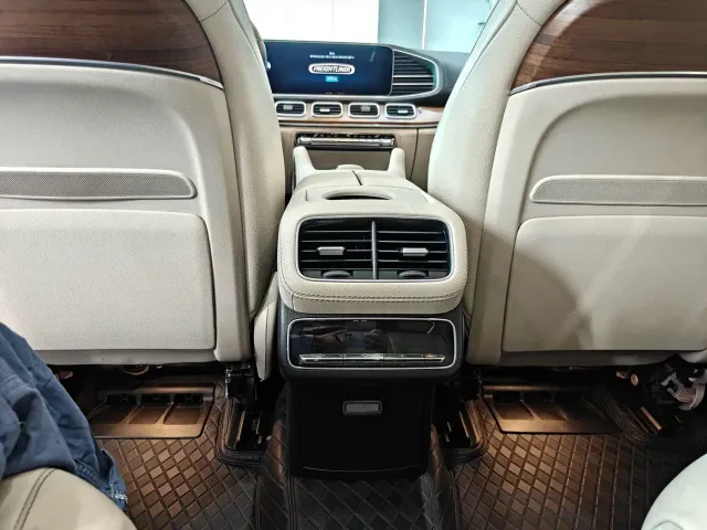 Mercedes-Benz GLS-Class — Фото автомобиля 23