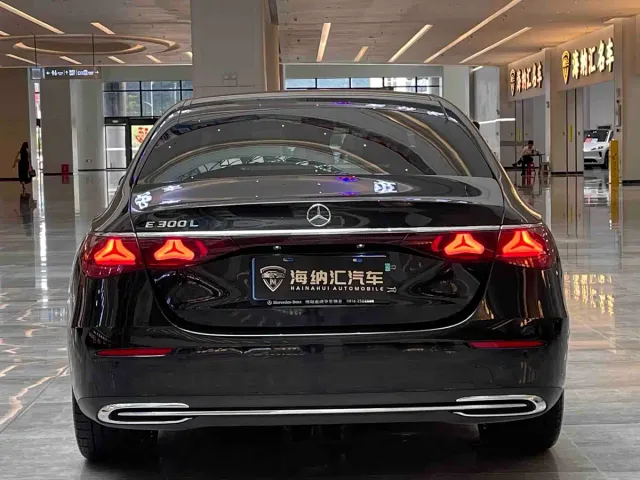 Mercedes-Benz E-Class — Фото автомобиля 5