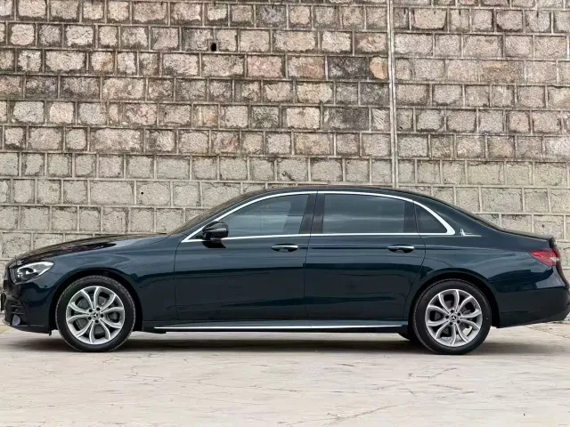 Mercedes-Benz E-Class — Фото автомобиля 7