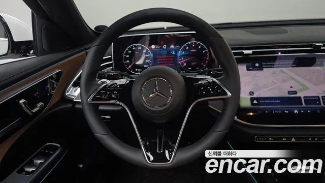 Mercedes-Benz E-Class — Фото автомобиля 14