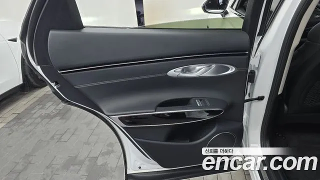 Genesis GV70 2.5T Бензин AWD — Фото автомобиля 23
