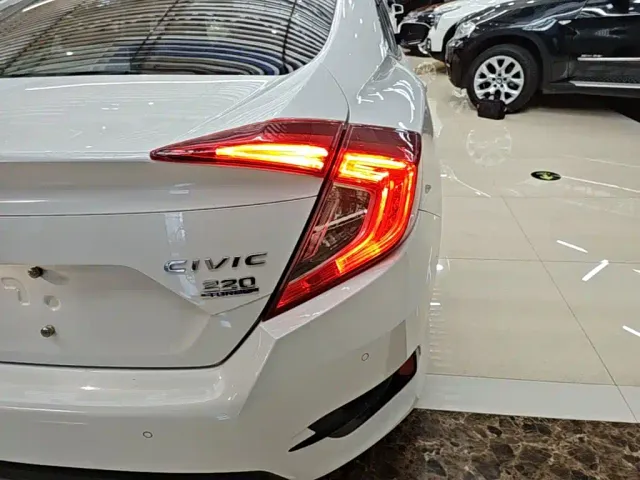 Honda Civic 2019 220TURBO CVT Jingdong Edition China VI — Фото автомобиля 7