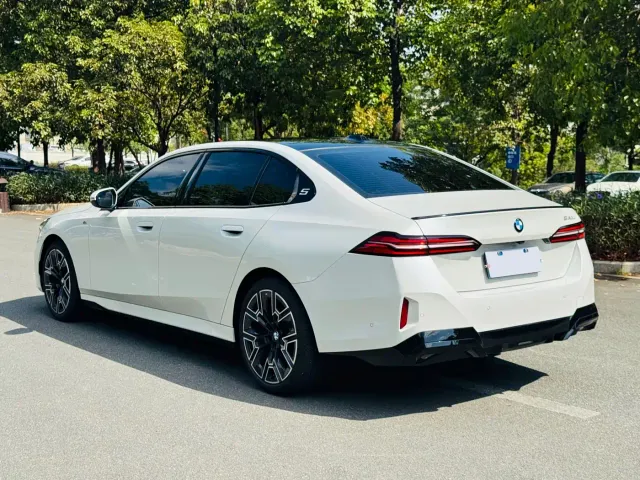 BMW 5 Series — Фото автомобиля 7
