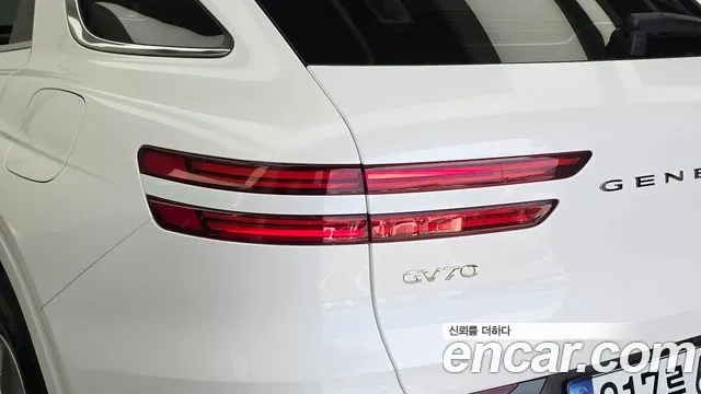 Genesis GV70 — Фото автомобиля 8