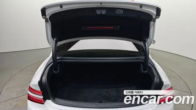 Genesis G80 Бензин 3.5 турбо AWD — Фото автомобиля 20
