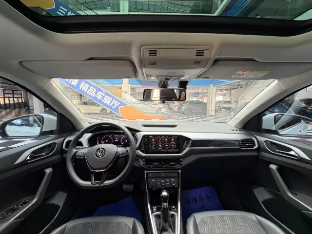 Volkswagen T-Cross — Фото автомобиля 8
