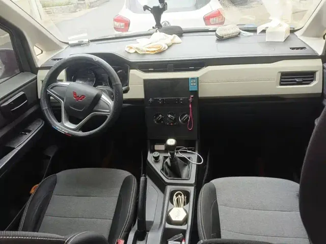 Wuling Zhengcheng — Фото автомобиля 12