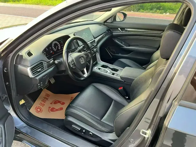 Honda Accord — Фото автомобиля 4