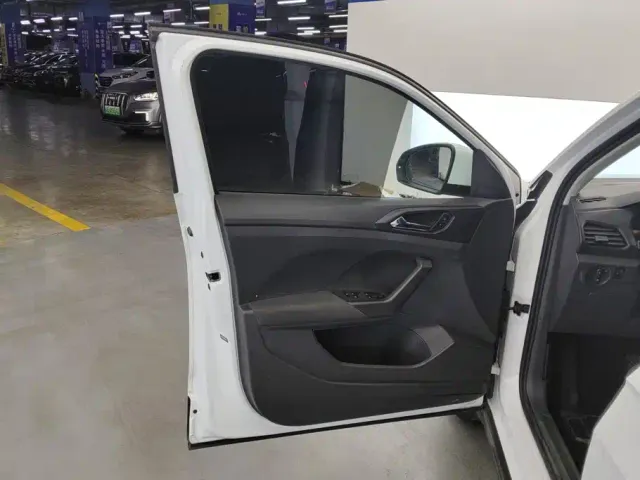 Volkswagen T-Cross — Фото автомобиля 7