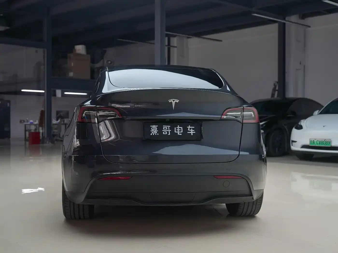 Tesla Model Y 2024 Long Range AWD — Фото автомобиля 5