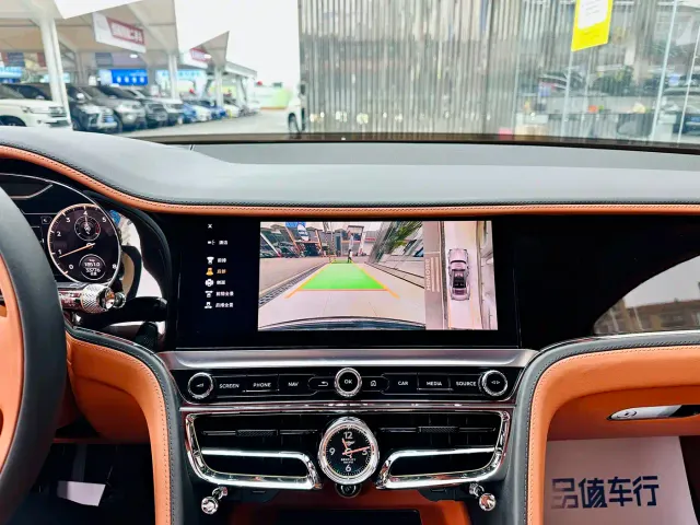 Bentley Flying Spur — Фото автомобиля 16