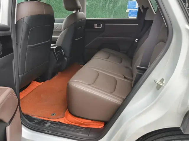 Wuling Starlight 560 — Фото автомобиля 11