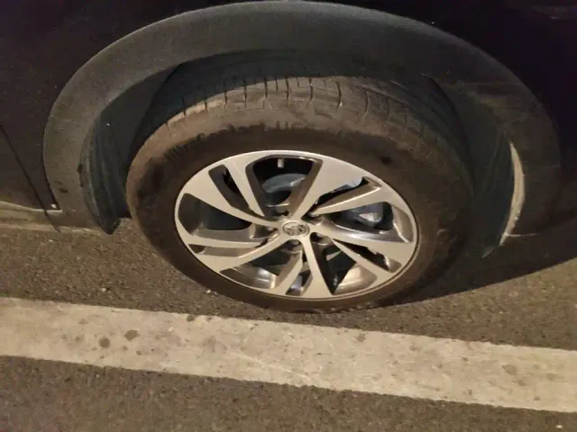 Buick Envision S — Фото автомобиля 8