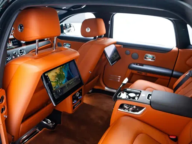 Rolls-Royce Ghost — Фото автомобиля 12