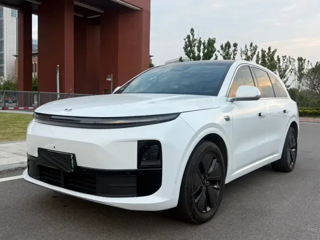 Li Auto L6 — Фото автомобиля 3