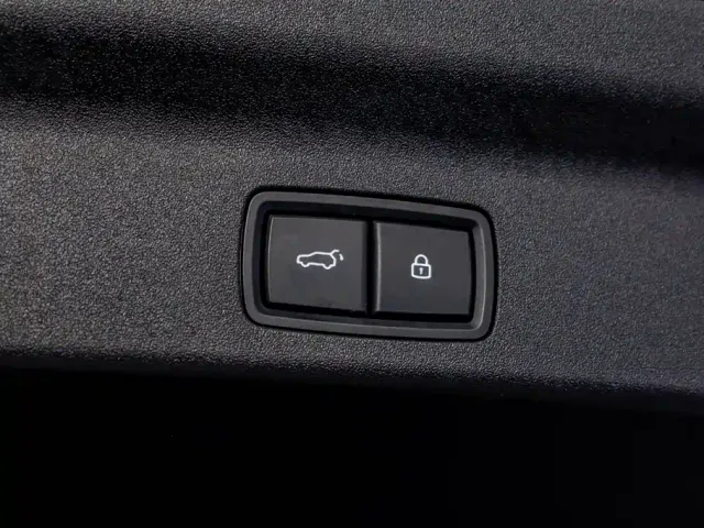 Li Auto L8 — Фото автомобиля 10
