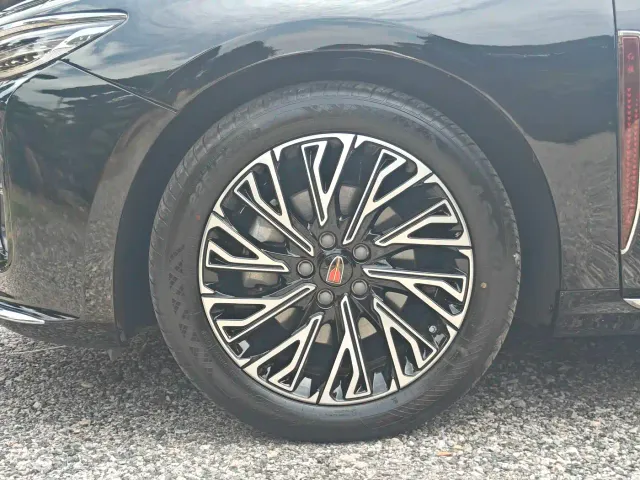 Hongqi H5 — Фото автомобиля 28