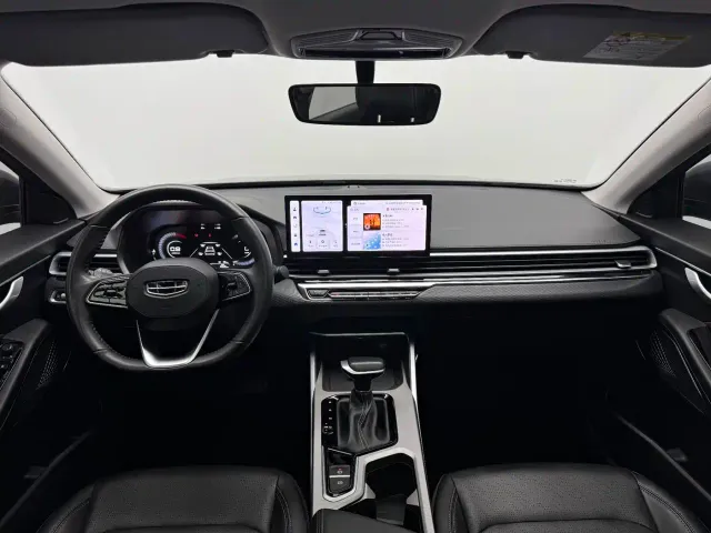 Geely Emgrand — Фото автомобиля 16