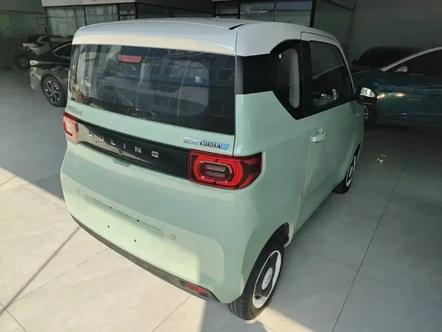 Wuling Hongguang Mini EV — Фото автомобиля 6