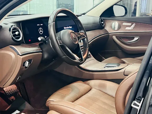 Mercedes-Benz E-Class — Фото автомобиля 10