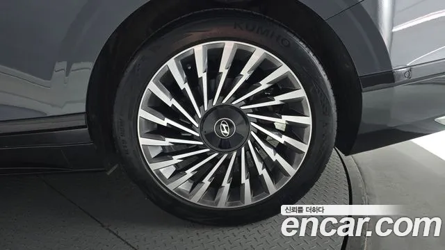 Hyundai Grandeur GN7 — Фото автомобиля 6