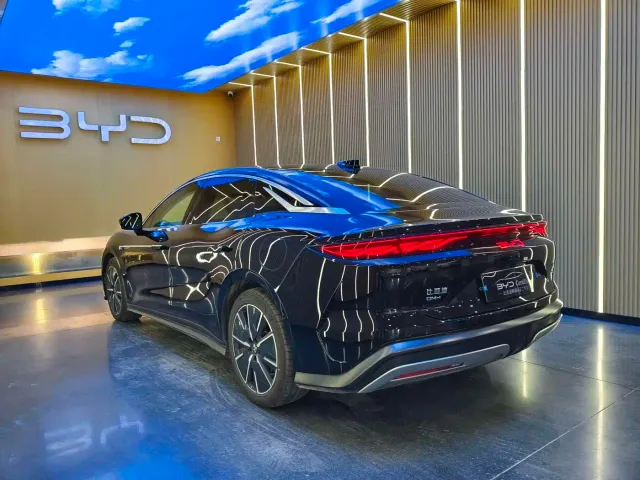 BYD Han L — Фото автомобиля 17