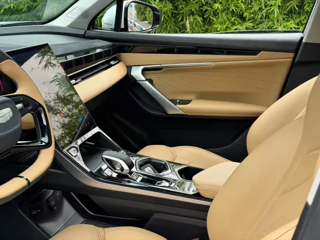 Geely Boyue L — Фото автомобиля 11