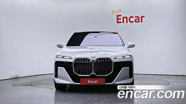BMW 7-Series — Фото автомобиля 3