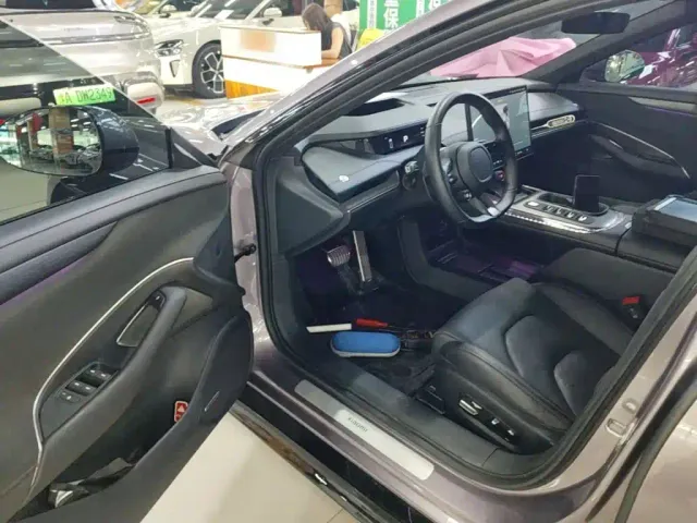 Xiaomi SU7 — Фото автомобиля 15