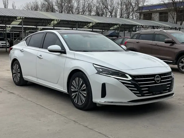 Nissan Teana — Фото автомобиля 3