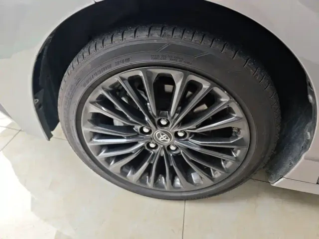 Toyota Avalon — Фото автомобиля 22