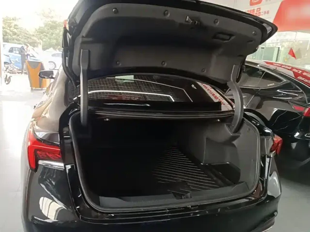 Buick LaCrosse — Фото автомобиля 18