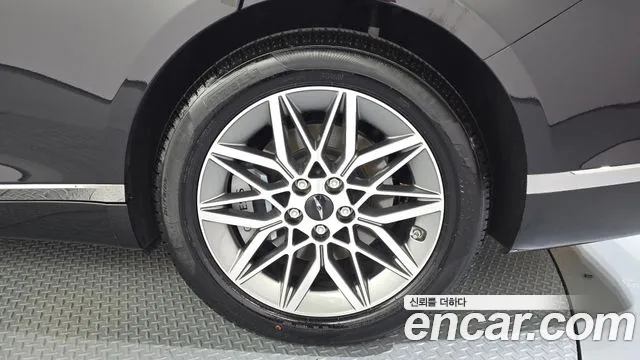 Genesis G80 RG3 — Фото автомобиля 21