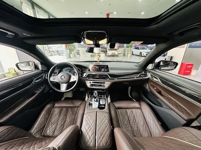 BMW 7 Series — Фото автомобиля 6