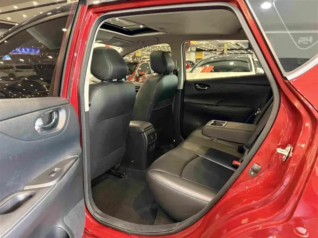 Nissan Tiida — Фото автомобиля 5
