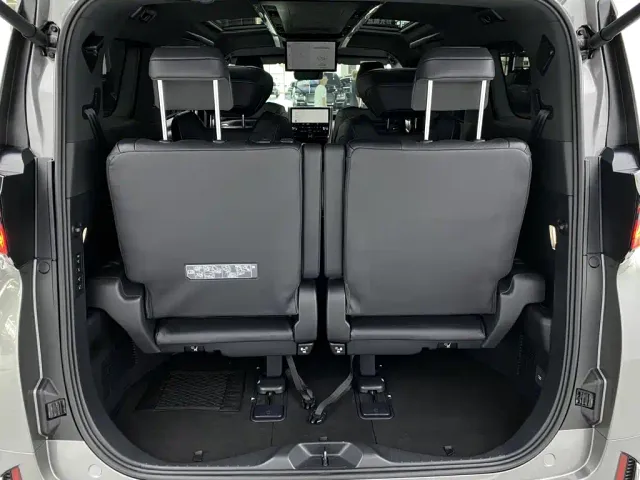 Toyota Vellfire — Фото автомобиля 10